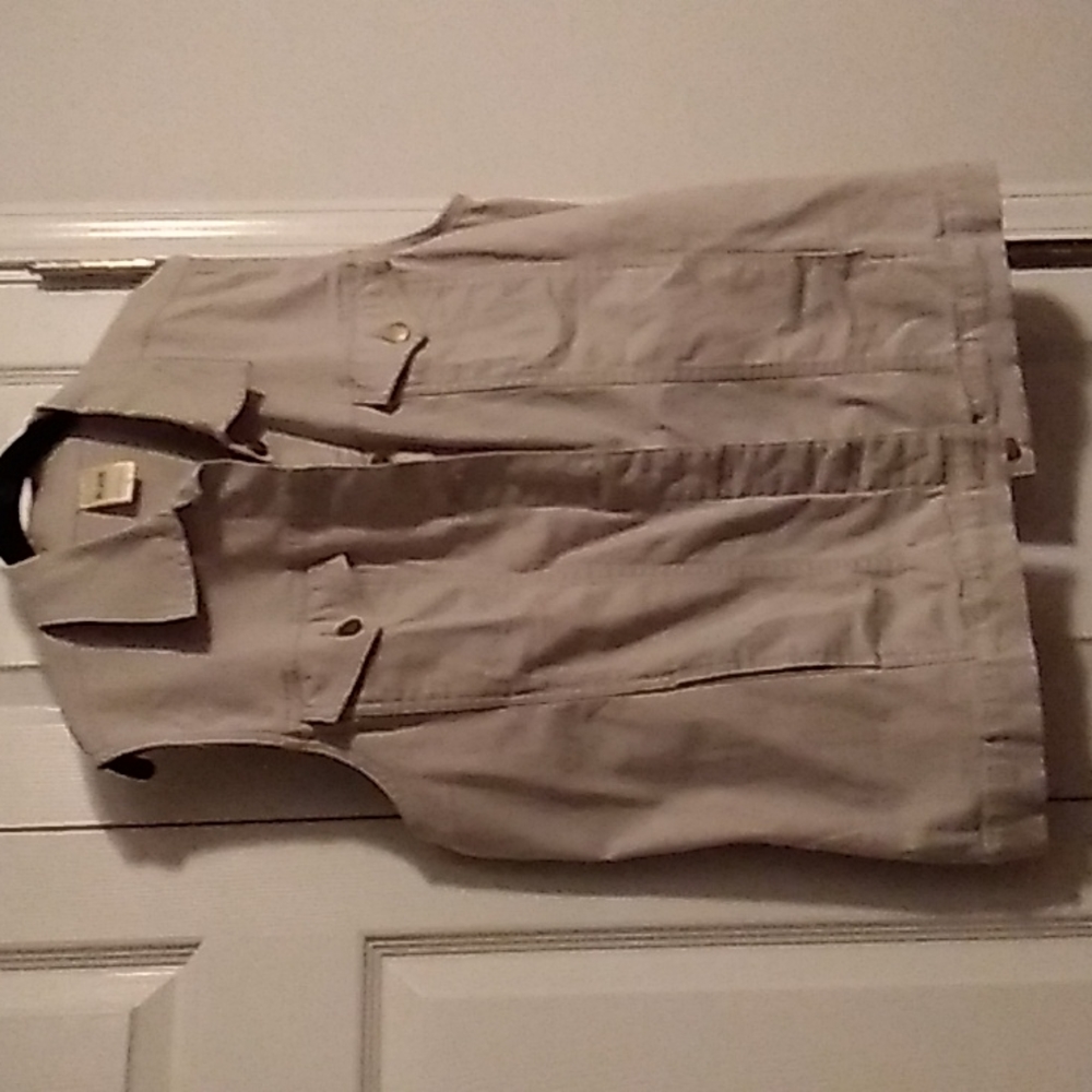 Vest - Picture 3 of 3